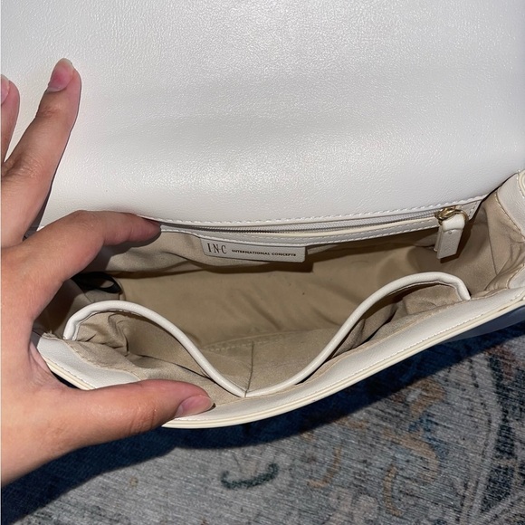 Woven gold chain crossbody shoulder bag - Picture 4 of 8